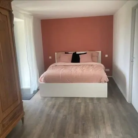 Holiday home Le Chant Des Verdiers *