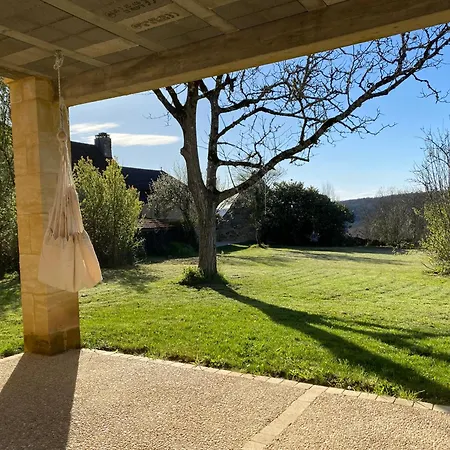 Holiday home Le Chant Des Verdiers Saint-Aubin-de-Nabirat